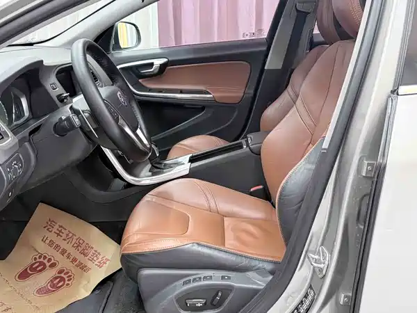 Volvo V60 2014