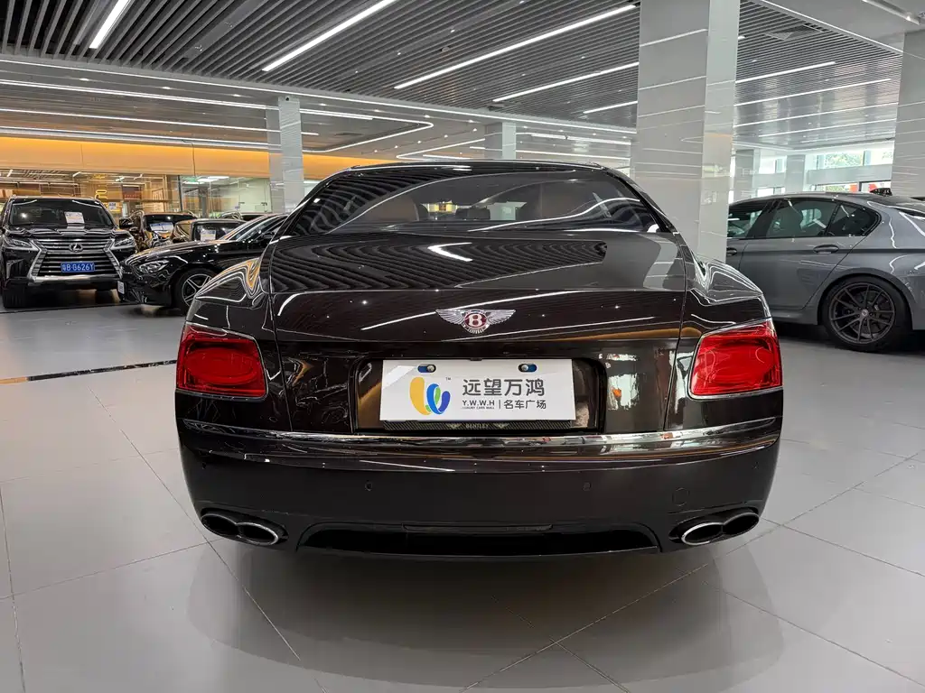 Bentley Flying Spur 2017 — фото 13