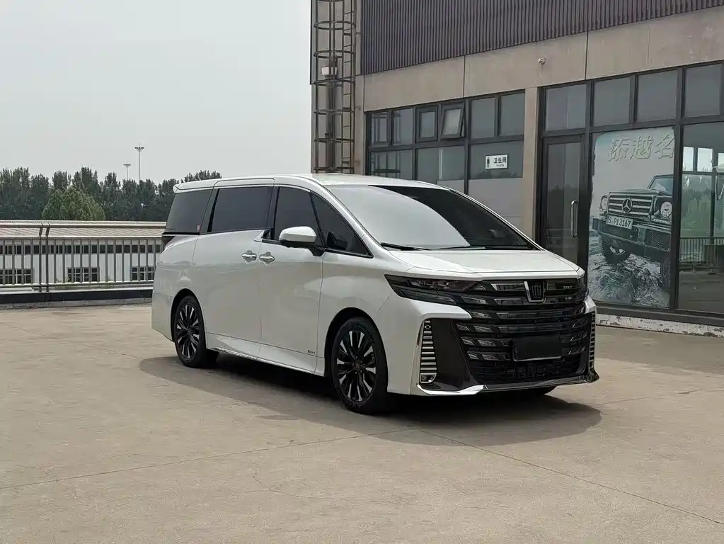 Toyota Vellfire 2023 — фото 3