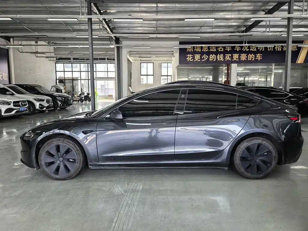 Tesla Model 3 2024 — фото 29