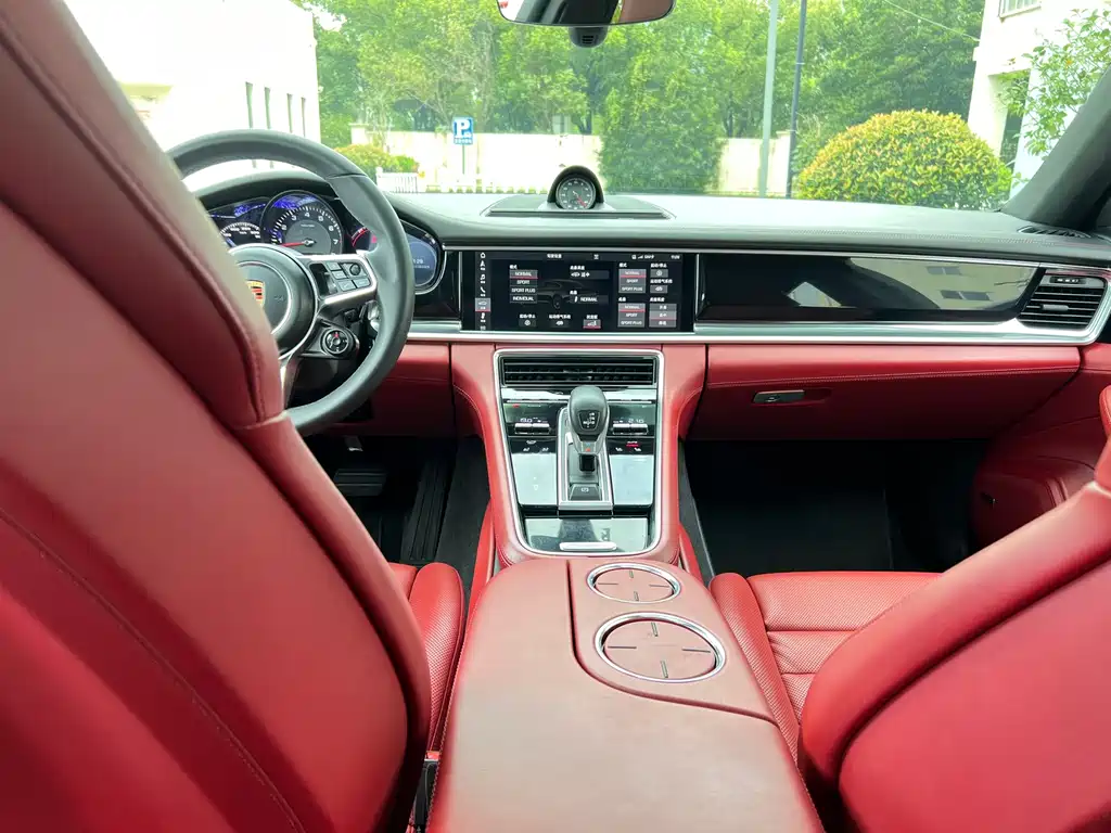 Porsche Panamera 2018 — фото 13