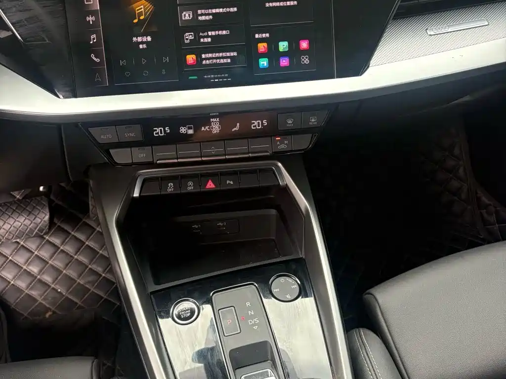 Audi A3 2023 — фото 12