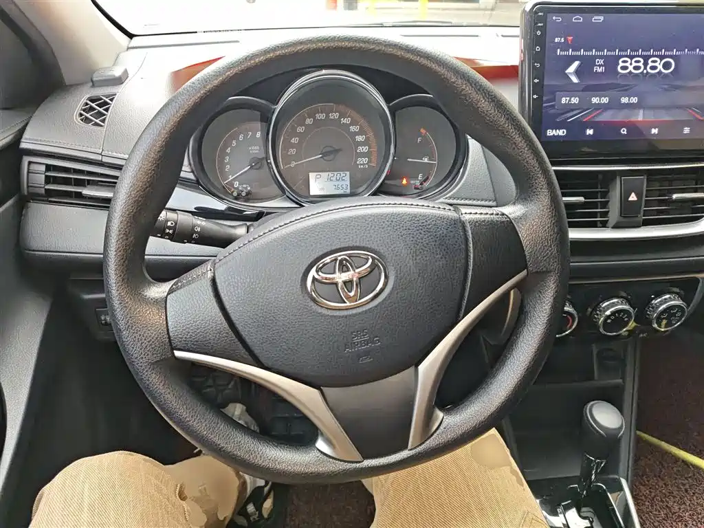 Toyota Yaris L 2020 — фото 4