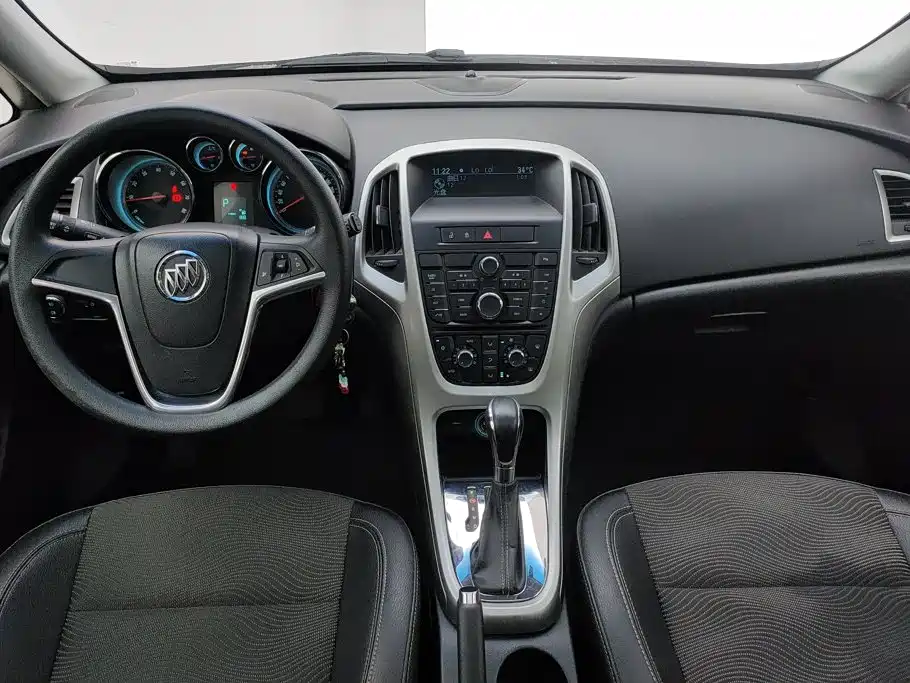 Buick Excelle GT 2013 — фото 12