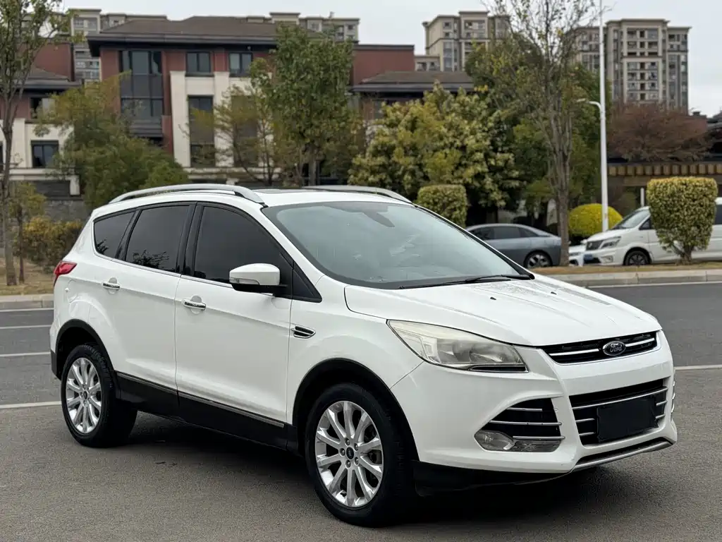 Ford Kuga 2014 — фото 3