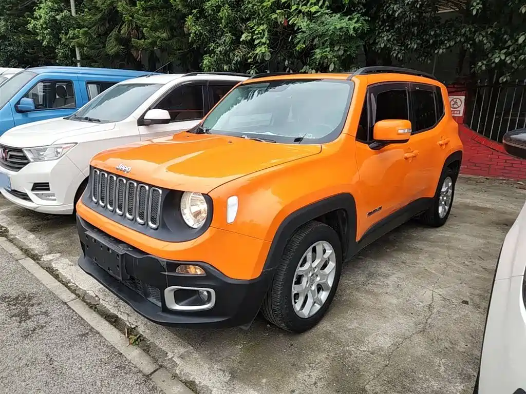 Jeep Renegade 2016 — фото 2