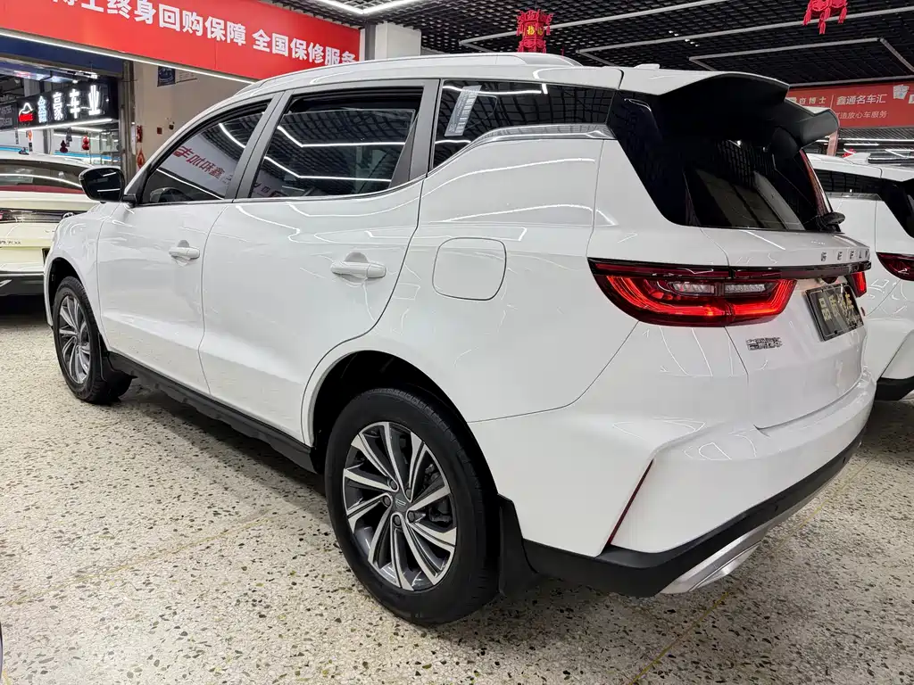 Geely Vision X6 2023 — фото 6