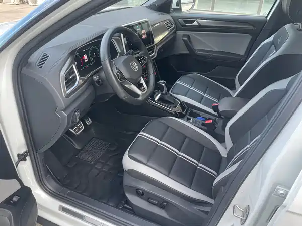 Volkswagen T-Roc 2023
