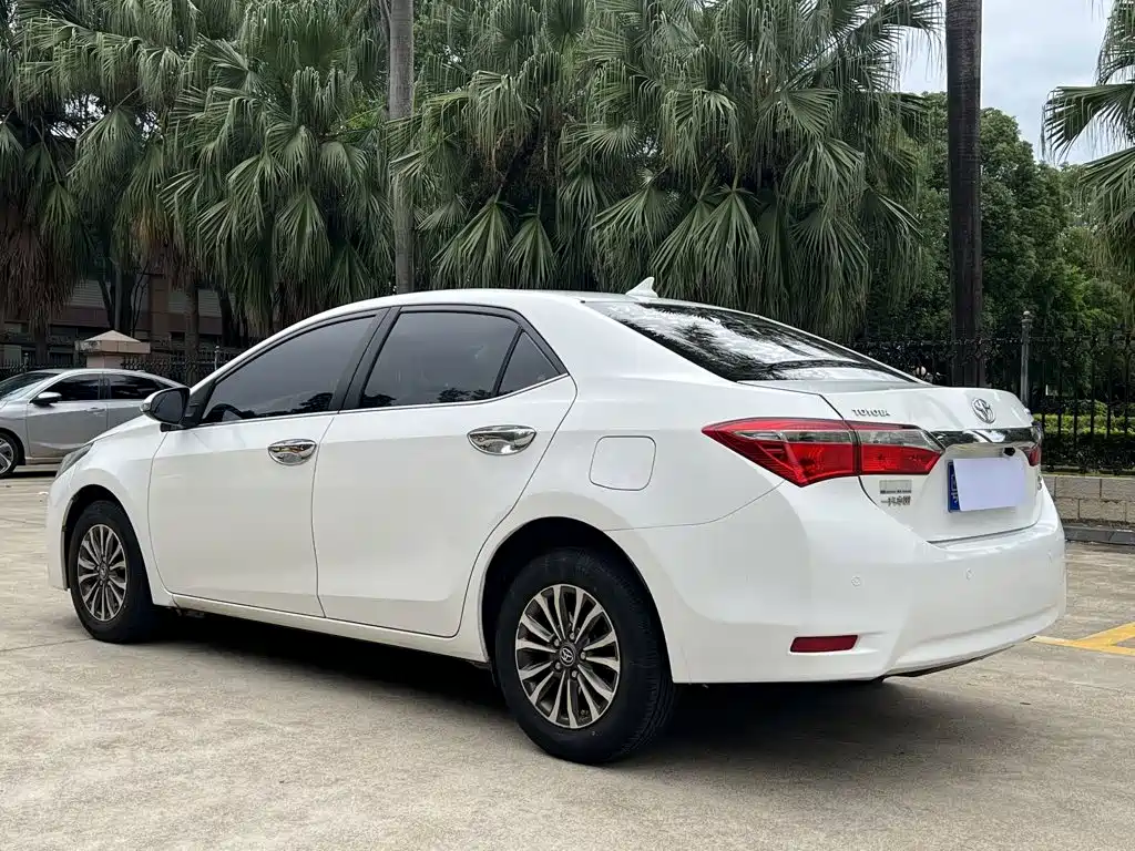 Toyota Corolla 2017 — фото 9