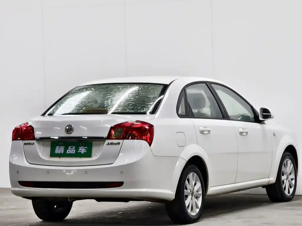Buick Excelle 2015 — фото 4