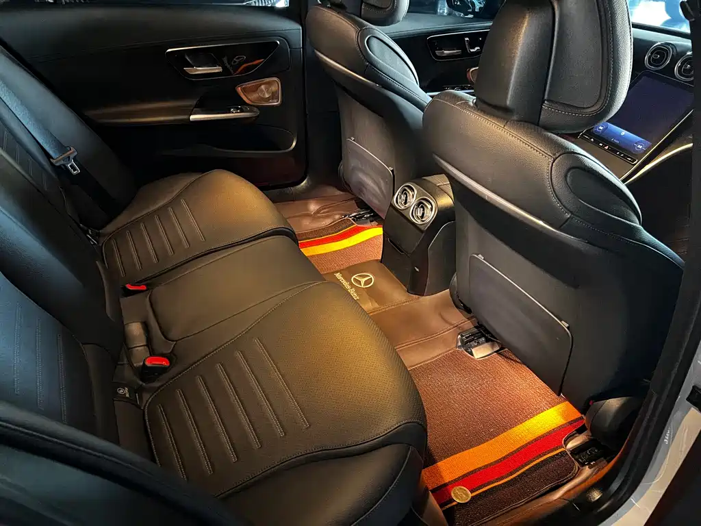 Mercedes-Benz C-Class 2023 — фото 16