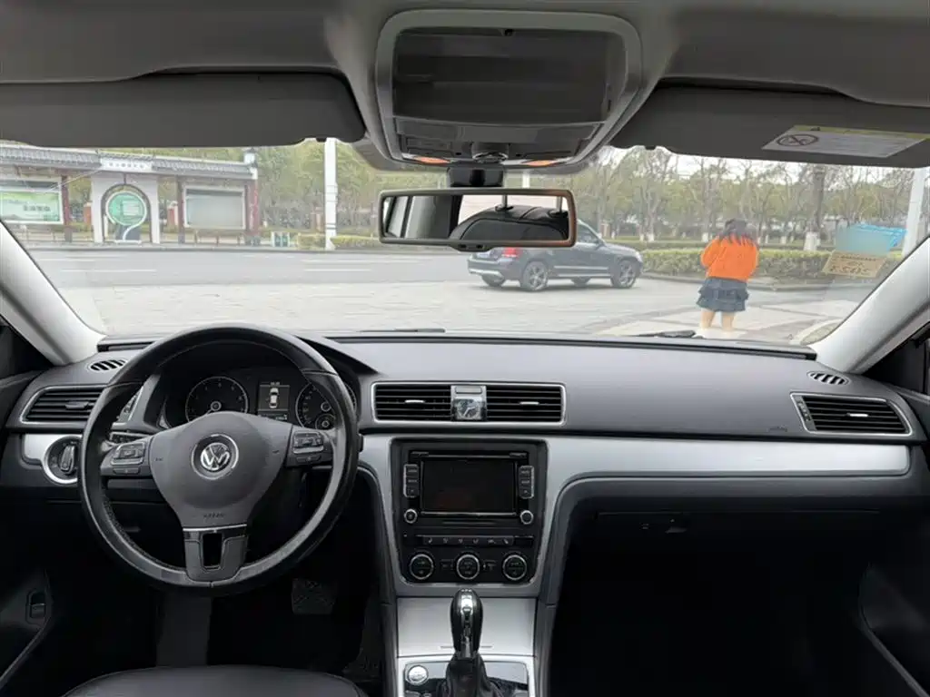 Volkswagen Passat 2015 — фото 13