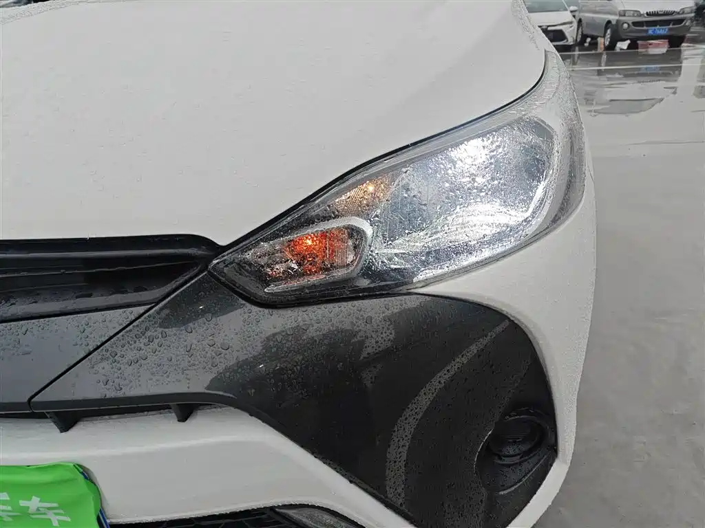 Toyota Yaris L 2020 — фото 24