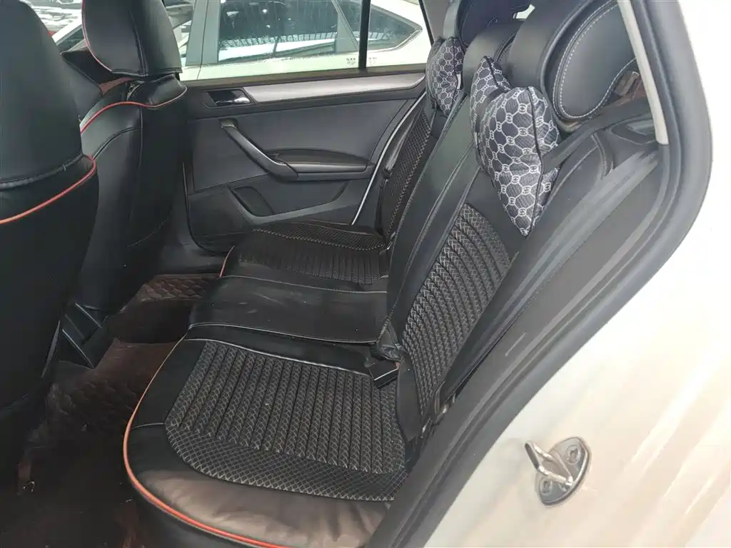 Skoda Rapid Spaceback 2016 — фото 13