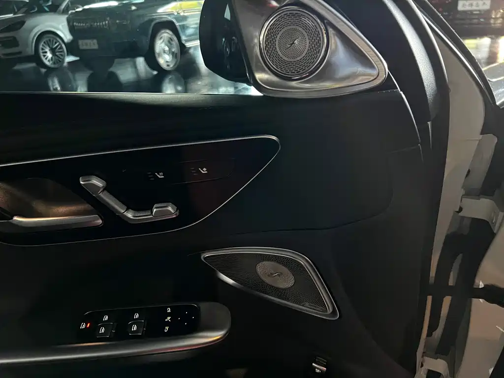 Mercedes-Benz C-Class 2023