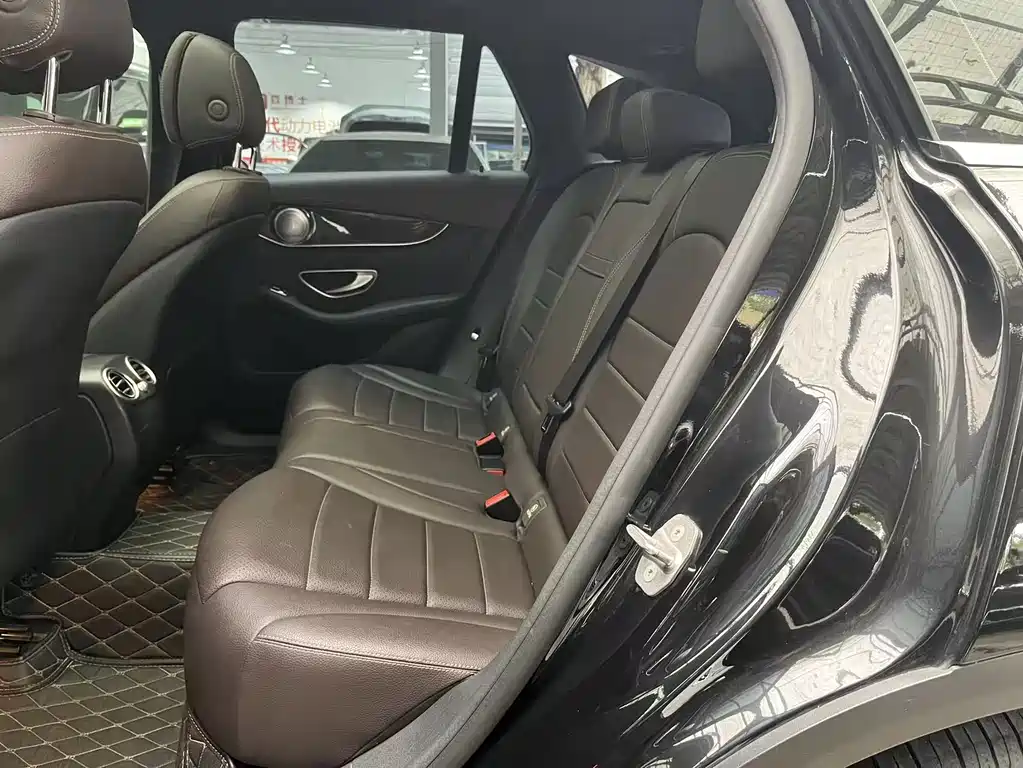 Mercedes-Benz GLC 2016 — фото 12