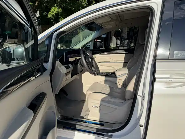 Buick GL8 2023