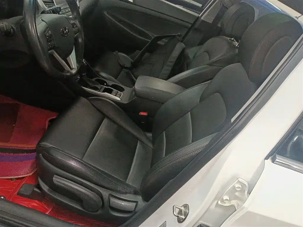 Hyundai Tucson 2017 — фото 11