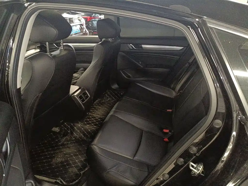 Honda Accord 2021 — фото 13