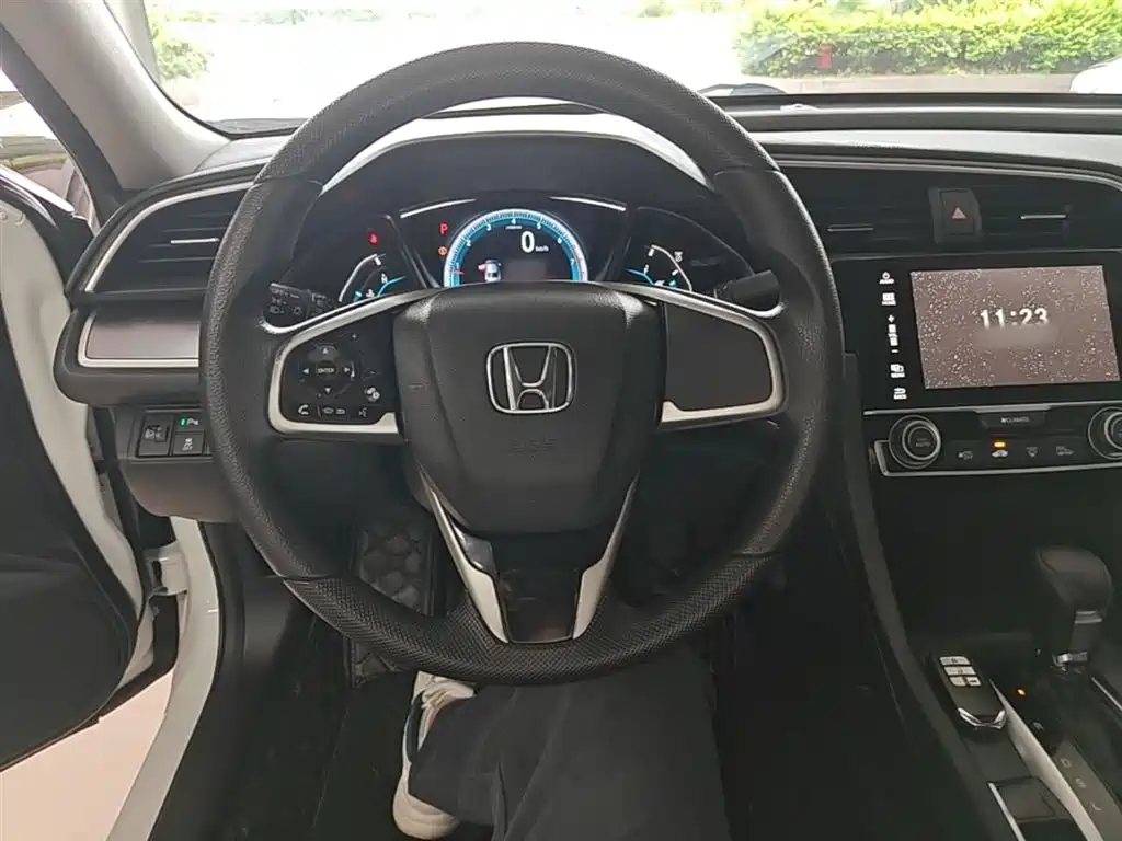 Honda Civic 2017 — фото 11