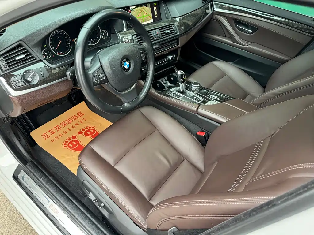 BMW 5 Series 2016 — фото 8