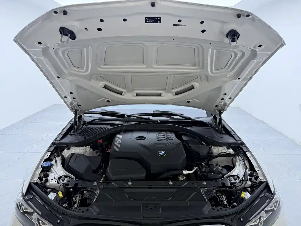 BMW 3 Series 2023 — фото 17
