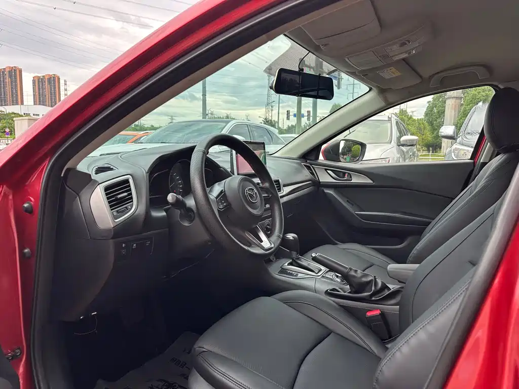 Mazda 3 Axela 2017 — фото 9