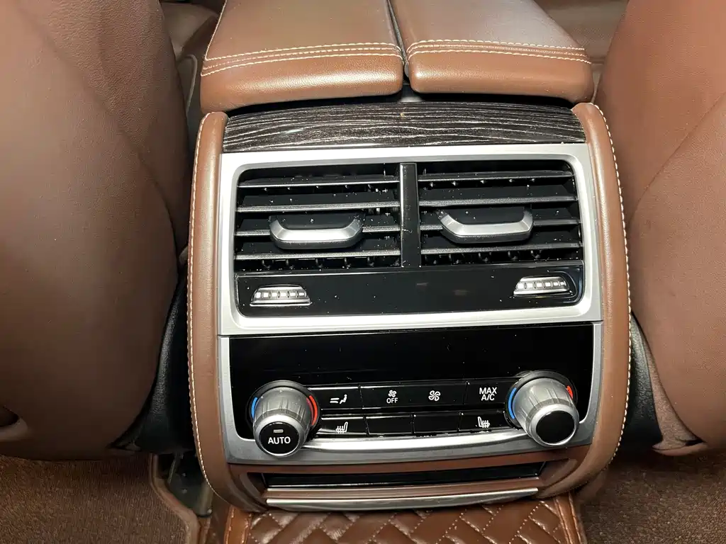 BMW 7 Series 2021 — фото 12