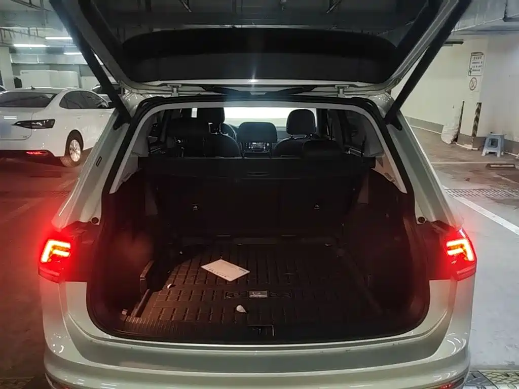 Volkswagen Tiguan L 2021 — фото 19