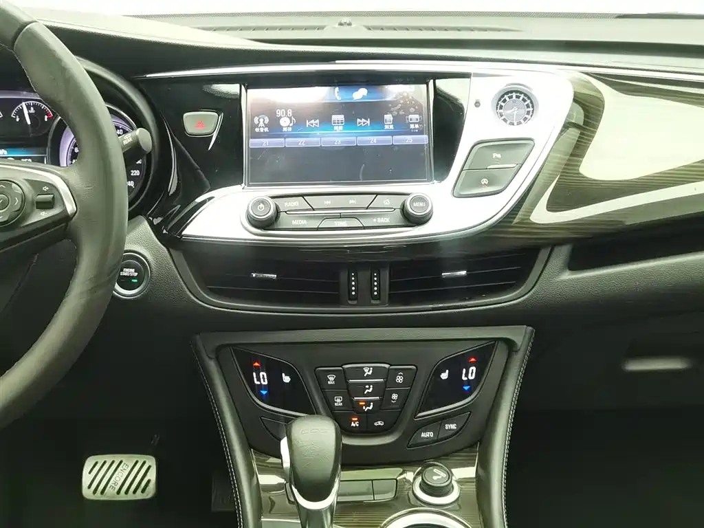 Buick Envision Plus 2018 — фото 12