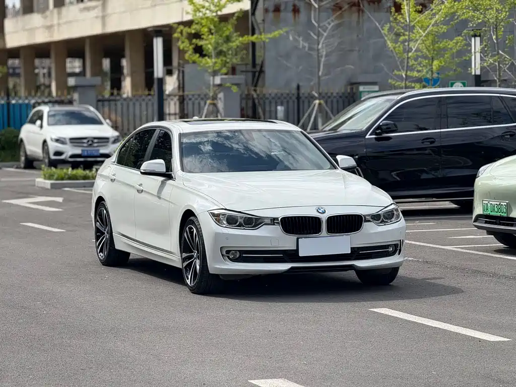 BMW 5 Series 2012 — фото 3
