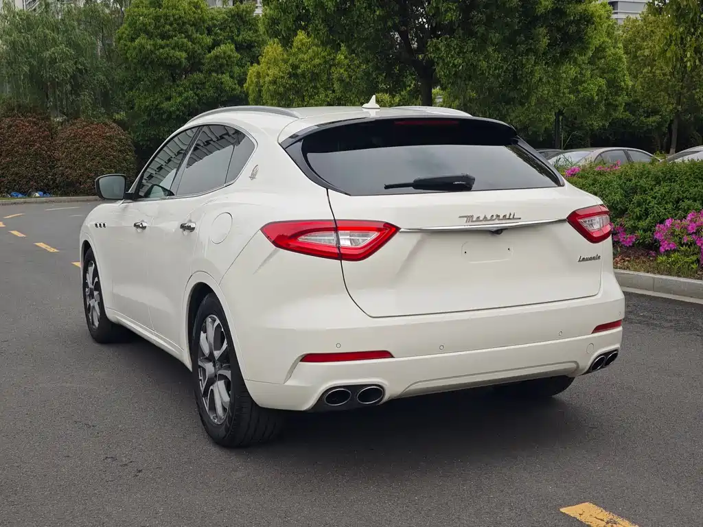 Maserati Levante 2016 — фото 20