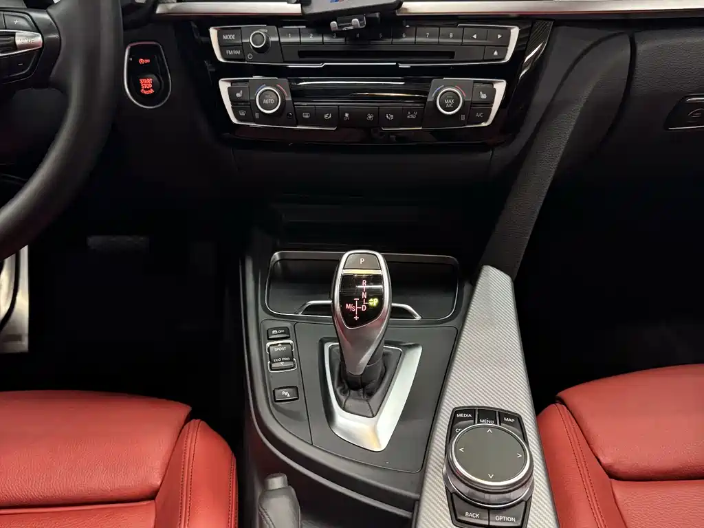 BMW 3 Series 2018 — фото 10