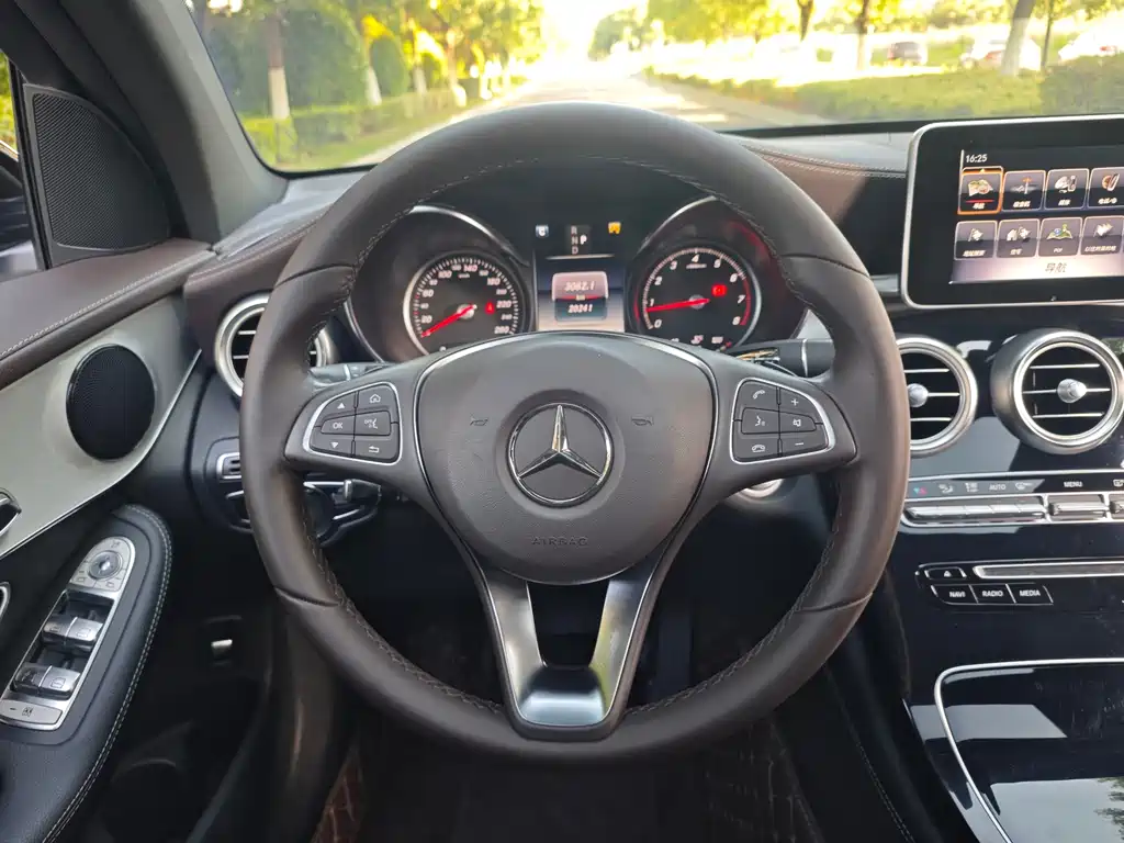 Mercedes-Benz GLC Coupe 2018 — фото 11
