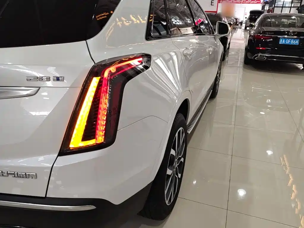 Cadillac XT5 2023 — фото 7