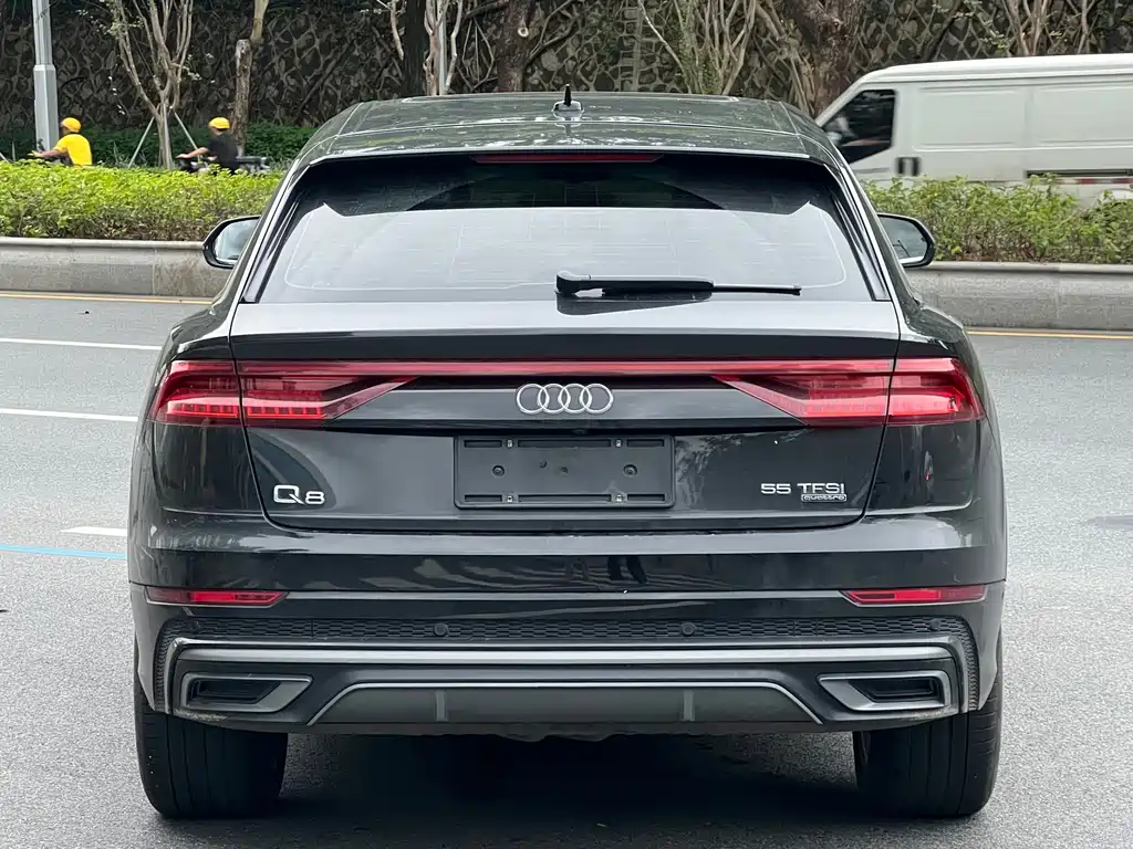 Audi Q8 2023 — фото 5