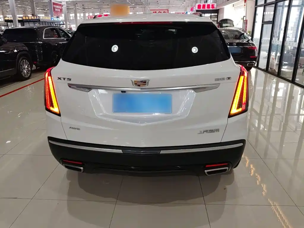 Cadillac XT5 2023 — фото 3