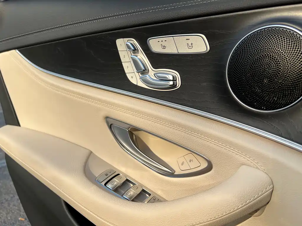Mercedes-Benz E-Class 2017 — фото 21