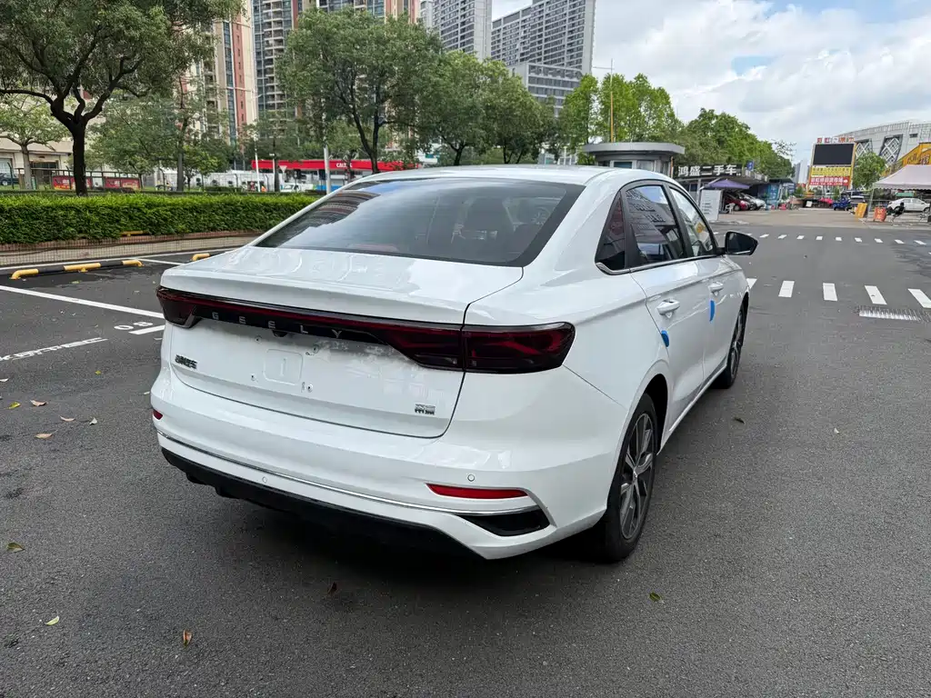 Geely Emgrand 2023 — фото 15