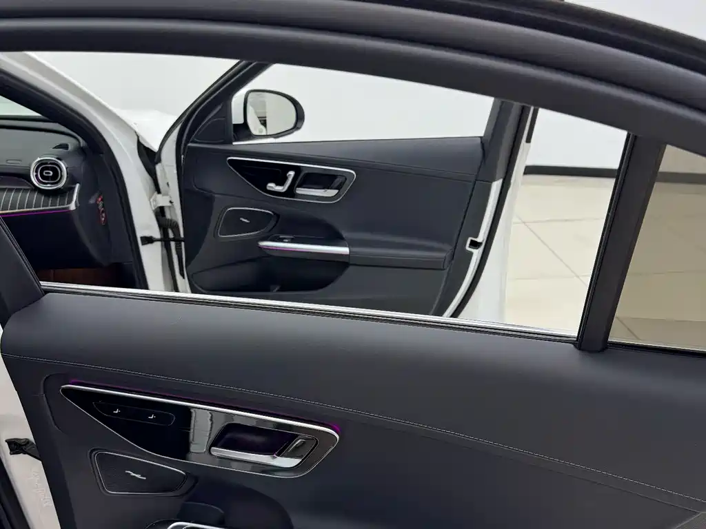 Mercedes-Benz C-Class 2022 — фото 8