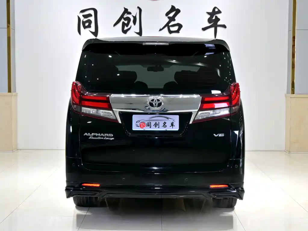 Toyota Alphard 2017 — фото 5
