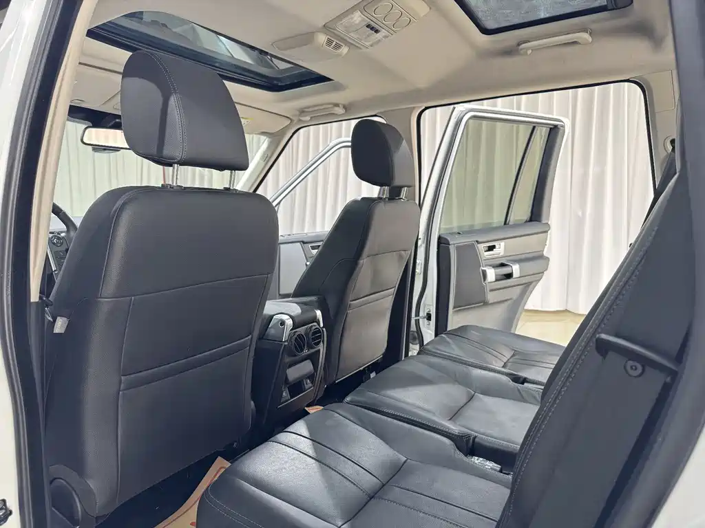 Land Rover Discovery 2016 — фото 10