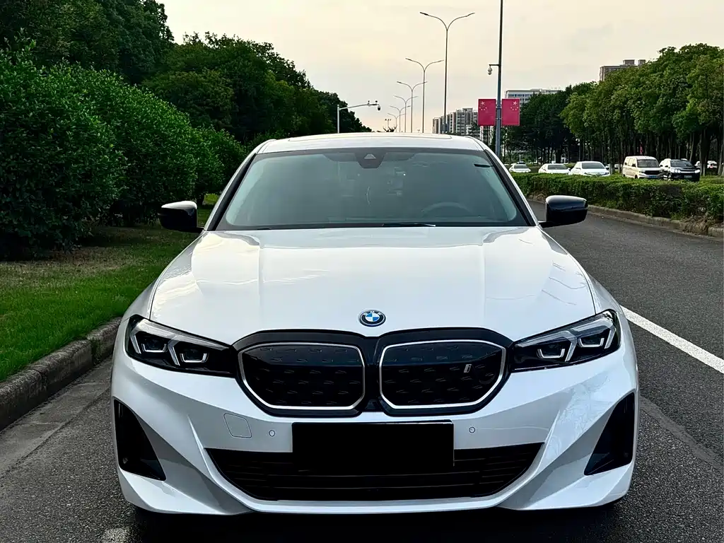 BMW i3 2024