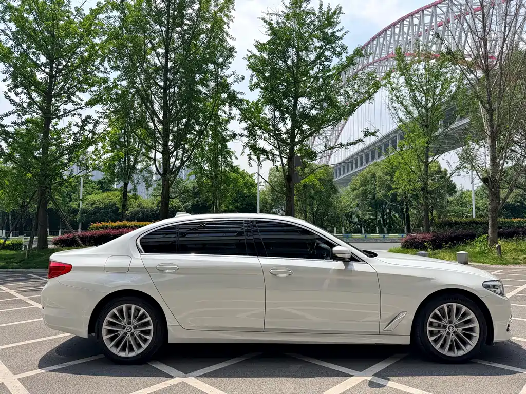 BMW 5 Series 2018 — фото 4