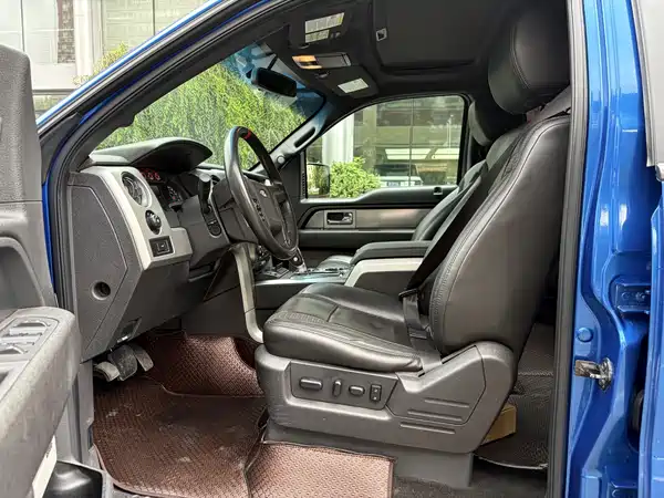 Ford F-150 Raptor 2014