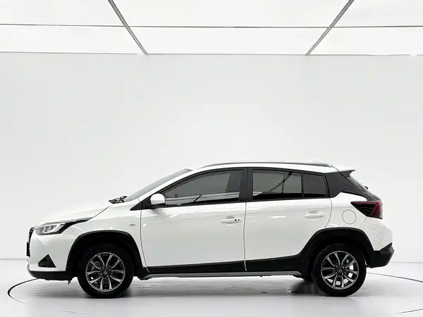Toyota Yaris L 2023