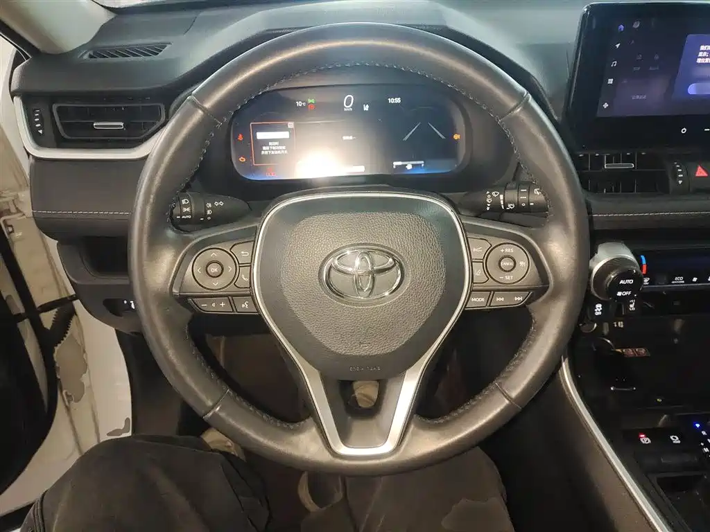 Toyota RAV4 2024 — фото 11