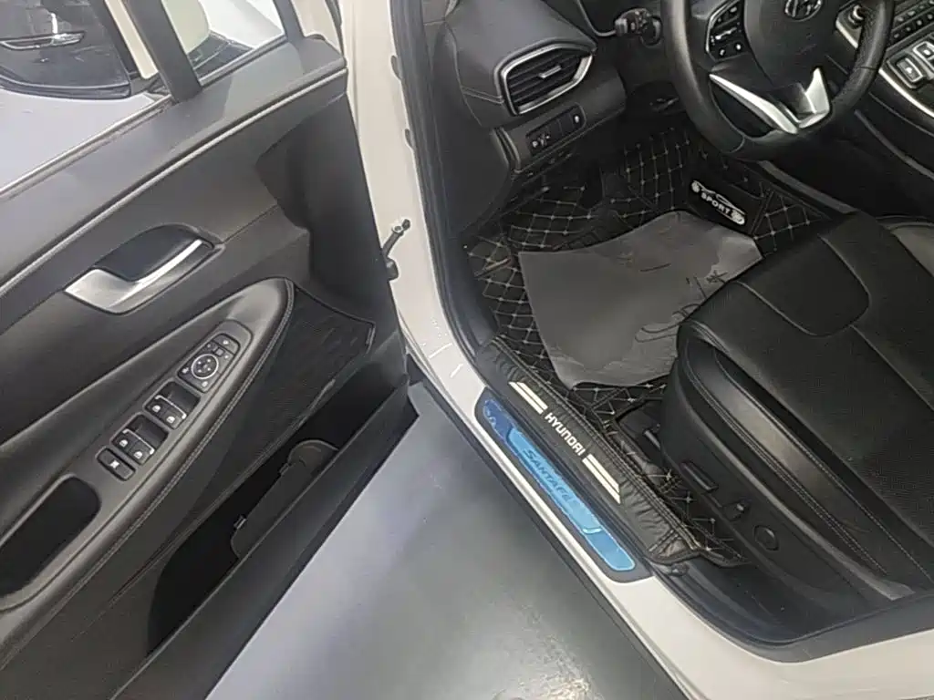 Hyundai Santa Fe 2023 — фото 16