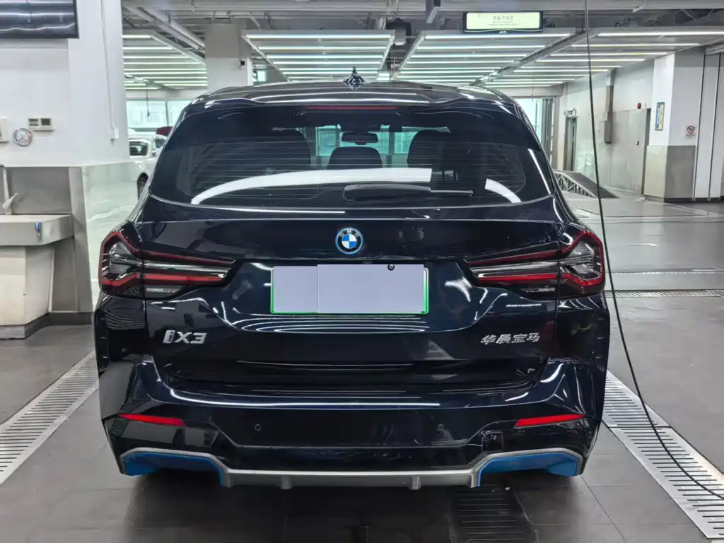 BMW iX3 2022 — фото 10