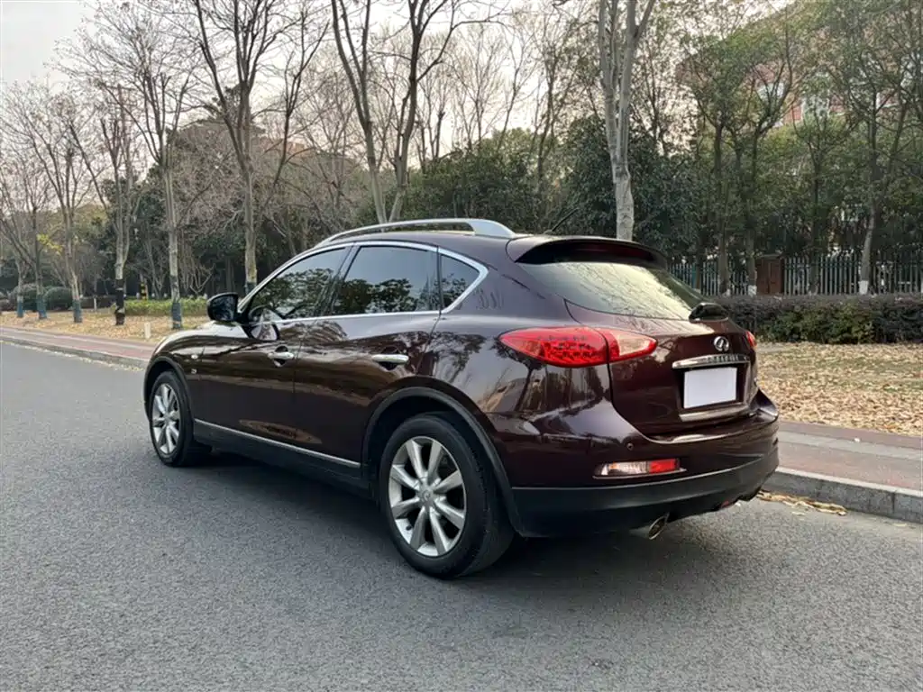 Infiniti QX50 2016 — фото 23